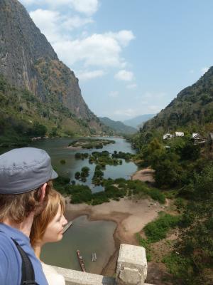 Auf der grossen Bruecke von Nong Kiao